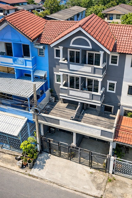 ทาวน์เฮ้าส์ให้เช่า 6นอน 4น้ำ 4ชั้น  ประชาอุทิศ 70-76 โลตัส ประชาอุทิศ 900 ม. 18 ตร.วา. 280 ตร.ม.