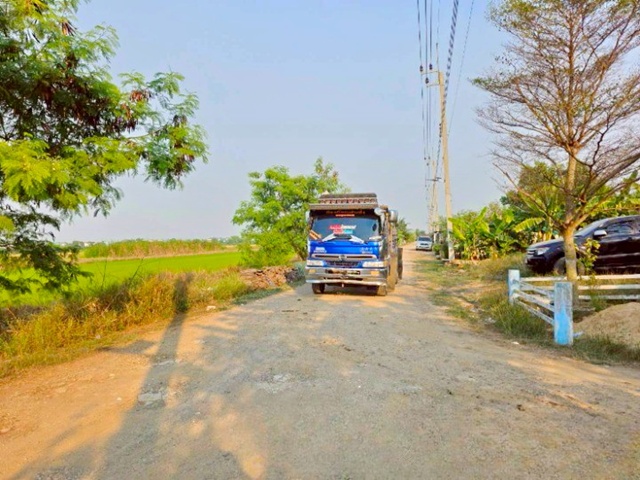 ถ.คลองเก้า 820ม. ถ.ไมตรีจิต สามวาตะวันออก ที่ดินให้เช่า ใกล้ตลาดสามวา 600 ม. รูปแปลงยาวสวย 600 ตร.ว. 2400 ตร.ม. ทางเข้า กว้าง 7 ม. คลองสามวา