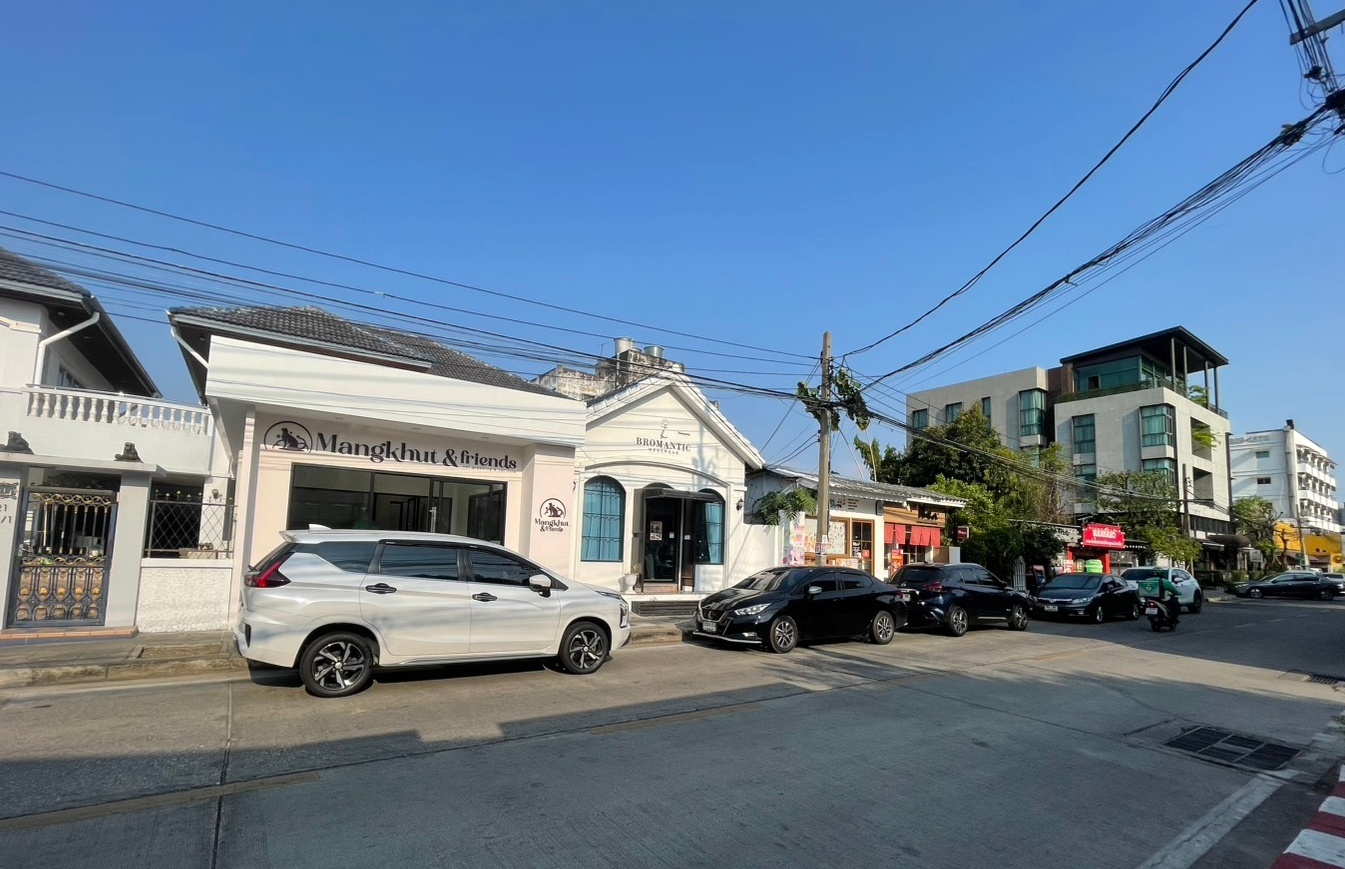 เซ้งร้านใหม่ ริมถนนพระราม 9 หลังห้างเดอะไนน์พระราม 9 ฐานลูกค้า โรงพยาบาลสัตว์