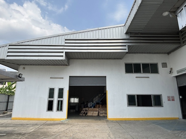 BST1050 ให้เช่าโกดังพร้อมสำนักงาน 300 ตร.ม แยกติวานนท์ ใกล้ MRT แยกติวานนท์ และทางด่วนงามวงศ์วาน รถบรรทุกเข้าได้