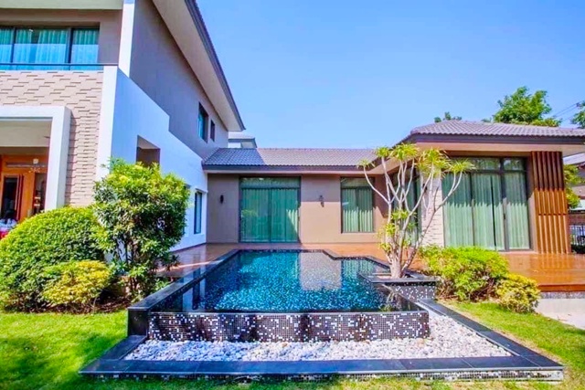 บางนา สวนหลวง ลดค่าเช่าครึ่งราคา 50% 5นอน 6น้ำ เจโม นิคมอัญธานี 800ม. ให้เช่าคฤหาสน์หรู 2 ชั้น หรูหรา 300ตร.วา. 526 ตร.ม. จัดเต็มเฟอร์ฯ