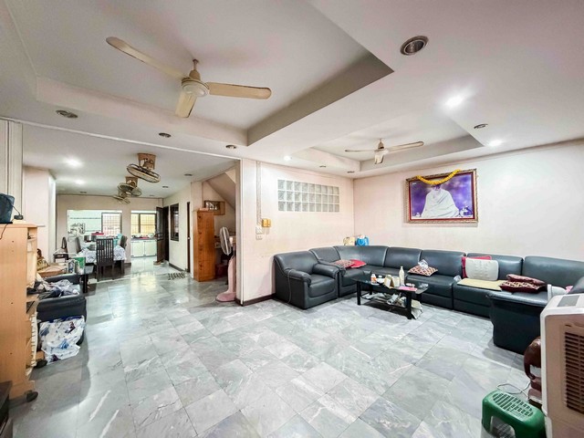 ขาย ทาวน์โฮม 3 ชั้น ฐิติพร พัฒนาการ 29 ใกล้สนามบินสุวรรณภมิ  เหมาะออฟฟิศ  แขวงสวนหลวง เขตสวนหลวงกรุงเทพมหานคร