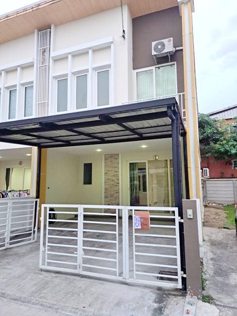 ขายทาวน์โฮม 2 ชั้นหลังมุม 22 ตร.วา. ซีเจ วิเศษสุขนคร 800 ม. วัดพันท้ายนรสิงห์ 1.5กม. 180 ตร.ม.