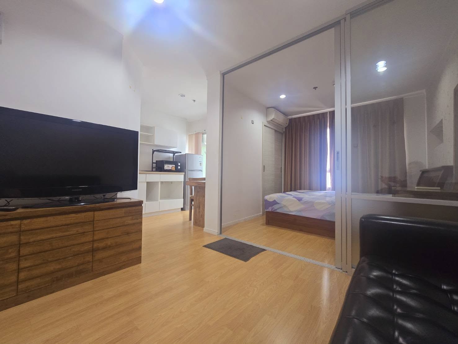 ต้องการให้เช่า Condominium ลุมพินี เพลส ศรีนครินทร์ - หัวหมาก สเตชั่น ขนาด 28 ตร.ม. 9000 บ. ใกล้ รถไฟฟ้า BTS อ่อนนุช สภาพแวดล้อมดี