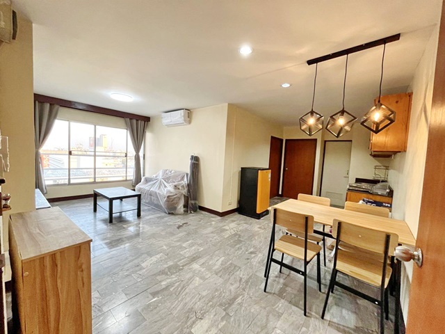 กกท.ให้เช่าบ้านสุโขทัย คอนโด รามคำแหง  Penthouse 2นอน พร้อมเฟอร์ฯครบชุด 62ตร.ม. MRTหัวหมาก 600ม.  ม.รามคำแหง 1.7 กม.  1 น้ำ