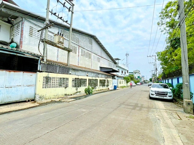 กฟภ.เศรษฐกิจ 1300 ตร.ม.ถ. โรงงานกระทุ่มแบน 500 ม ให้เช่า 4 นอน 1 น้ำ .หม้อแปลงไฟ 250 KVA พร้อมออฟฟิศ