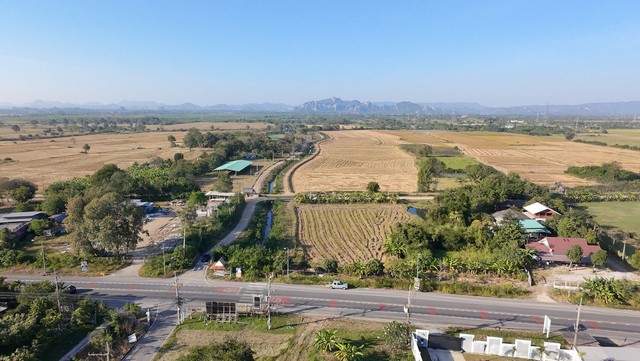 ขายที่ดินแก่งคอย ไร่ละ 600000 บาท  45 ไร่ อยู่ใกล้ องค์การบริหารส่วนตำบล สองคอน อำเภอแก่งคอย สระบุรี