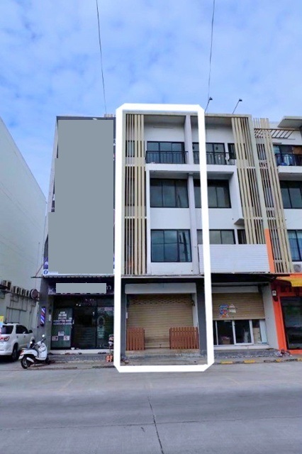 ตลาดนครฉลองกรุง500ม.ติดถนนใหญ่  ซ.ฉลองกรุง 24-35 ม.เจ้าคุณทหารลาดกระบัง 3.8 กม. หน้านิคมลาดกระบัง อาคารพาณิชย์ 4ชั้น 370ตร.ม.