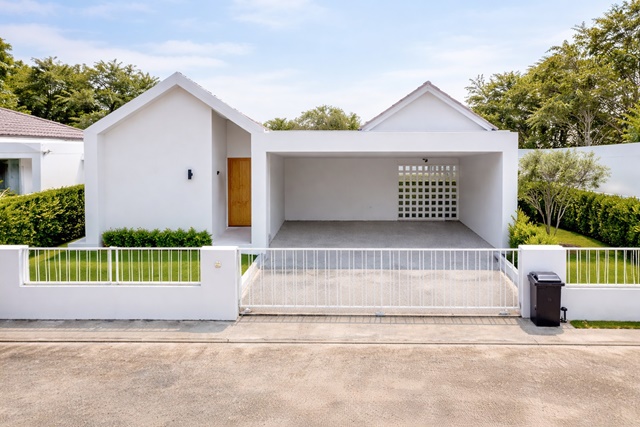 วัดพระพุทธบาทน้อย 900 ม.  บ้านเดี่ยว 3นอน 3 น้ำ ใกล้ ตลาดชุมชน 800 ม. สองคอน แก่งคอย จังหวัดสระบุรี