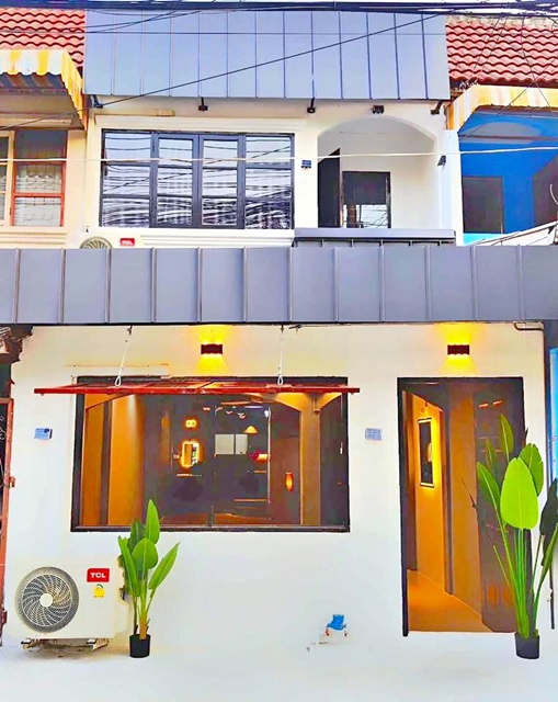 แหล่งเศรษฐกิจ เซ็นทรัล รามอินทรา 2.6 กม.ให้เช่าทาวน์เฮาส์หรู 2 ชั้น 256ตร.วา. ไอทีสแควร์ หลักสี่ 26ตร.ม.MRTราชภัฏพระนคร 500ม.