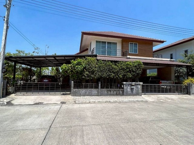 บ้านเดี่ยว 2 ชั้น ฟังก์ชันครบ บรรยากาศเงียบสงบ สันกำแพง