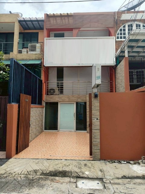 ให้เช่าทาวน์เฮ้าส์ 3 ชั้น 300 ตรม. ตรงข้ามซอย ทองหล่อ 25 ใกล้ BTS ทองหล่อ ใกล้ดองกิมอลล์ ทองหล่อ