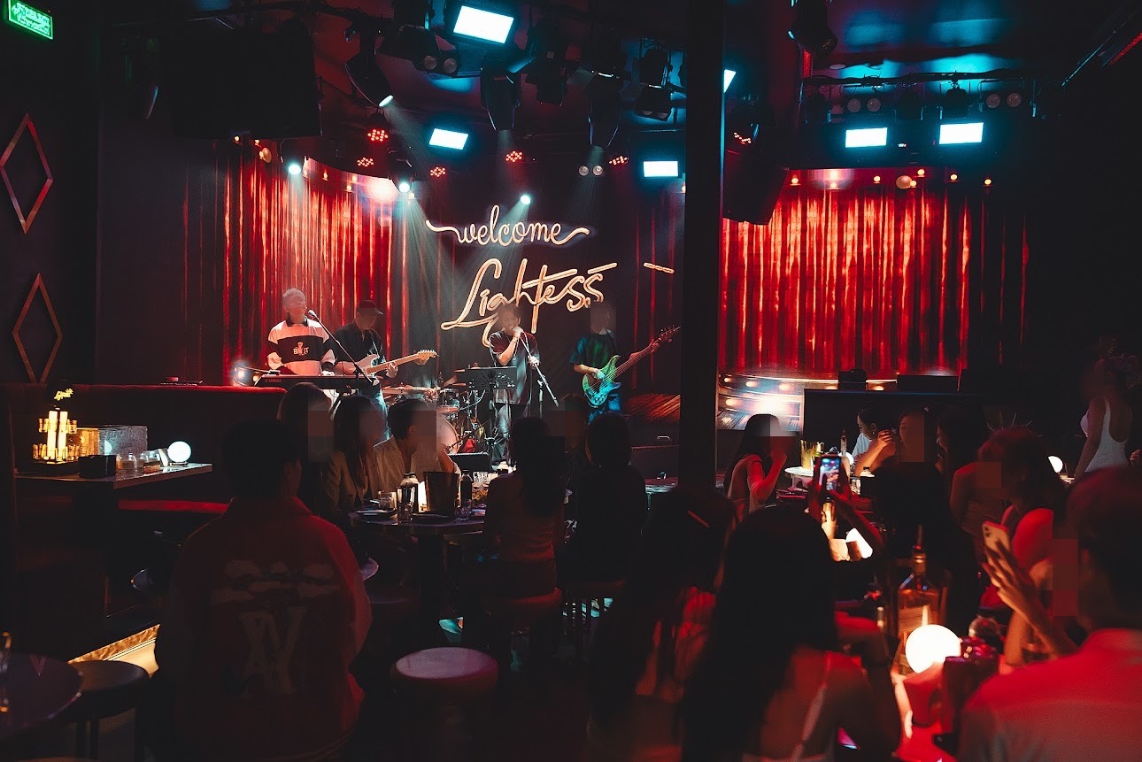 เซ้งร้านเหล้า ใจกลางทองหล่อ ร้านใหญ่สุดใน Marche Thonglor สร้างกว่า 60 ล้าน เซ้งเพียง 1.5 ล้าน