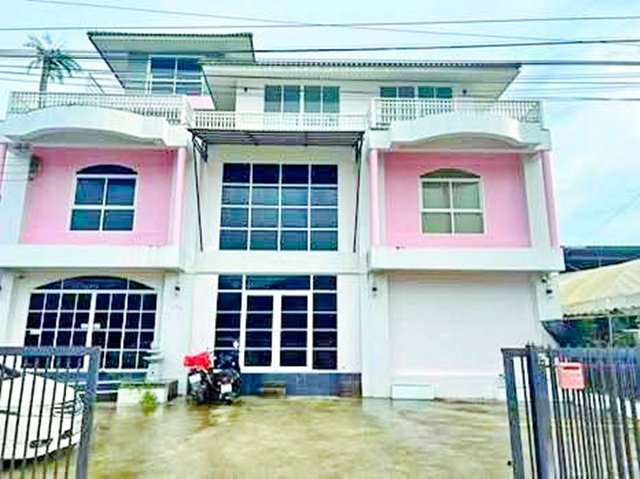 ดีไซน์ทันสมัย สภาพสวย 100ตร.ว. 700ตร.ม. พัฒนาการ 91-99  9นอน 4 น้ำ อาคาร 4ชั้น สวนหลวง ร.9 900ม.