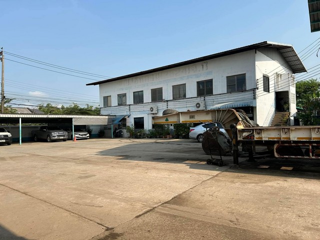 ขายที่ดินพร้อมสิ่งปลูกสร้าง 603 ตรว. (1 ไร่ 2 งาน) ซอยลาดพร้าว 107 เดินทางสะดวก รถใหญ่เข้าได้ ใกล้มหาวิทยาลัยรัตนบัณฑิต 500 เมตร