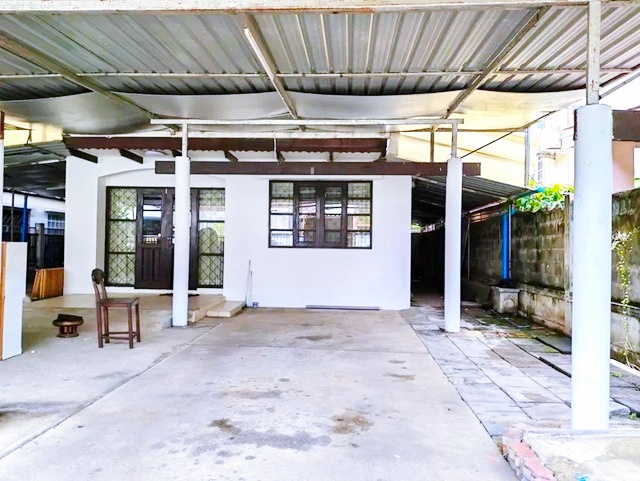 MRT เมืองทองธานี 1.8 กม. ถ.สามัคคี ประชาชื่น ติดทางด่วน ศรีรัช คฤหาสน์ ให้เช่าบ้านเดี่ยว 2 ชั้น 60ตร.วา. 240 ตร.ม.  3 นอน 2 น้ำ