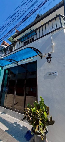 ขายทาวน์เฮ้าส์ 3  ชั้น พร้อมอยู่ หมู่บ้านพงษ์ศิริชัย 4 เพชรเกษม 81