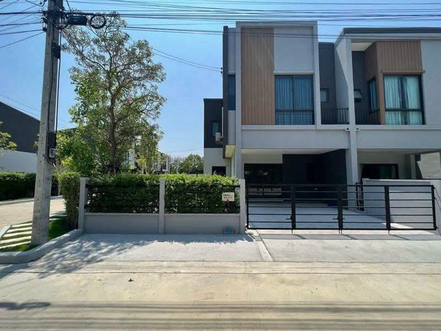 ให้เช่าบ้านใหม่ พลีโน่ สุขุมวิท-บางนา 2 พร้อมเฟอร์ หน้าสวนหลังริม ติด Mega บางนา