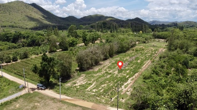 ขายที่ดินแก่งกระจาน เพชรบุรี 6-2-92 ไร่ วิวเขา มีแนววางท่อสูบน้ำจากแม่น้ำใช้ได้ตลอดปี น้ำไฟครบ มีเพื่อนบ้าน ไม่เปลี่ยว เหมาะทำบ้านสวน