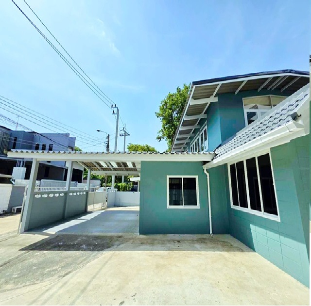 ถนนรัชดา บ้านเดี่ยว  MRT บางซื่อ 900ม. ประชาชื่น 100ตร.ว. 4นอน 3 น้ำ ใกล้ รถไฟฟ้าสีแดงจตุจักร 385ม. 300 ตร.ม.  ตลาดประชานิเวศน์ 1.7 กม.