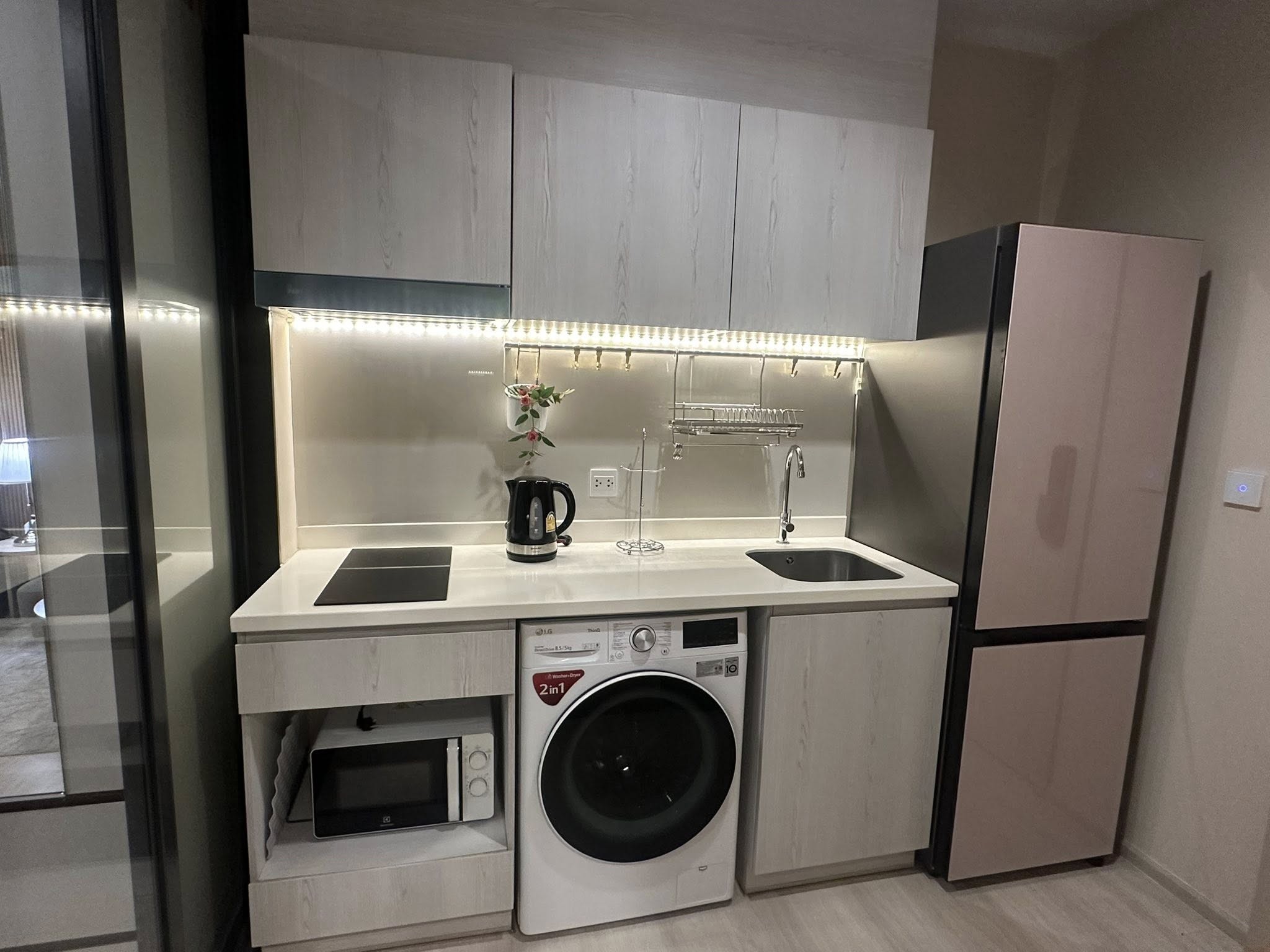 Life One Wireless Comfortable Safe 21st Floor BTS PloenChit