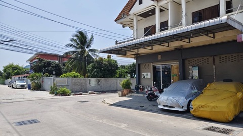 ขายอาคารพาณิชย์ 2ชั้น ย่านหลังตึกน้ำย่านหลังตึกน้ำ ซ.วิริยะดำรงค์ ต.บ้านสวน อ.เมือง ชลบุรี