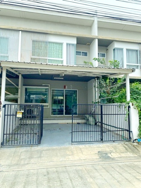 ตลาดประชาอุทิศ 90 800 ม. indy โลตัส  ประชาอุทิศ  900ม.ให้เช่าทาวน์โฮม 2 ชั้น ติดถนน 18ตร.ว. 146ตร.ม.  2นอน 3น้ำ ตลาดแฟลต กทม. ทุ่งครุ 1 กม