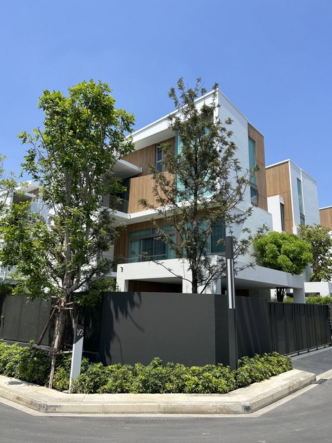 P810 ให้เช่าบ้านเดี่ยว 3 ชั้น โครงการ วีเว่ พระราม 9  VIVE Rama 9 ตกแต่งสวยพร้อมเข้าอยู่ บ้านว่างพร้อมเข้าอยู่ 15 พฤศจิกายน 2569