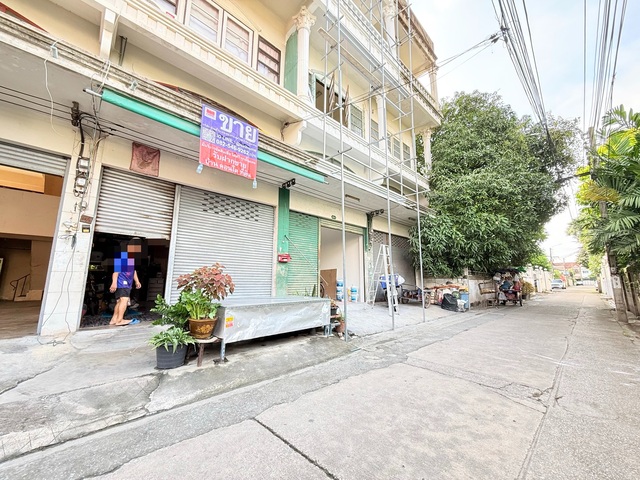 ขายตึกแถว 3ชั้น 2 คูหา 32.6ตรว.ซอยกรุงเทพ-นนทบุรี 56 บางซื่อ ใกล้MRTบิ๊กซี วงศ์สว่าง 3 นาที