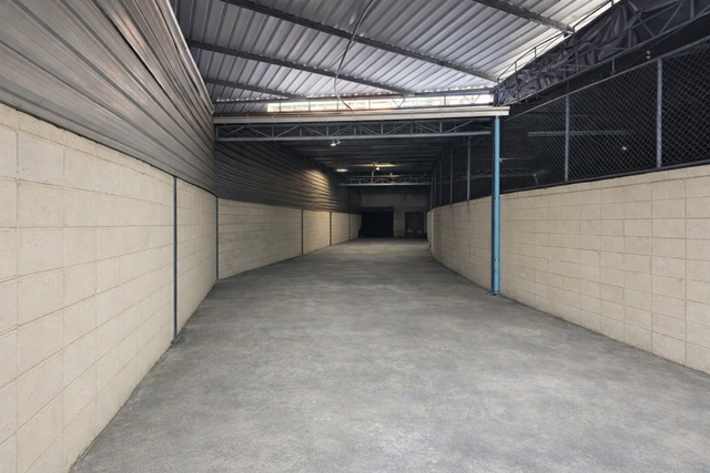 อินทรามระ 10-14 วิภาวดี โกดังให้เช่า ตลาด อ.ต.ก. โกดัง 88 ตร.ม.  BTSสะพานควาย 899ม.