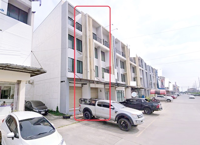 ให้เช่าอาคารพาณิชย์ 4ชั้น  24 ตร.วา 374 ตร.ม. นิคมอุตสาหกรรมลาดกระบัง ตลาดจตุจักรคุ้มเกล้า 2.3 กม. ตลาดหัวตะเข้ 3.5 กม.