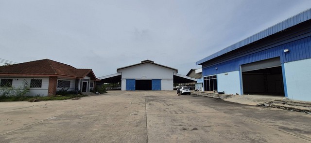 รหัสC7162 ให้เช่าโรงงาน โกดัง มีใบ รง.4 มี Overhead crane 5 ตัน ย่านรามอินทรา ถนนพระยาสุเรนทร์
