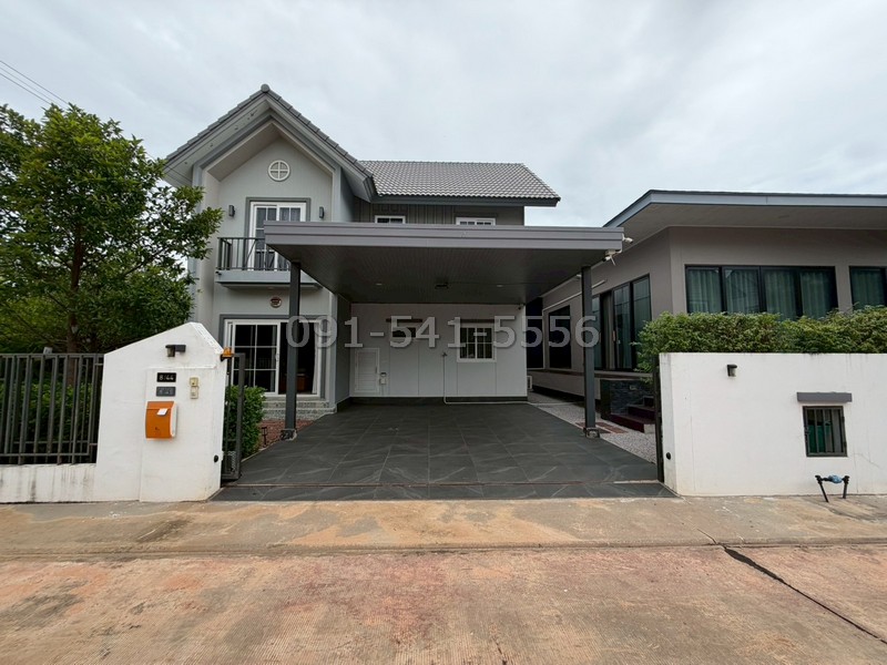 ขายบ้านสวย 2 หลัง อารียา ลิฟวิ่ง สกลนคร ที่ดินรวม 117.5 ตรว เหมาะสำหรับครอบครัวใหญ่ อยู่สบาย บรรยากาศร่มรื่น มีสวนรอบบ้าน