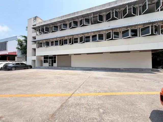 ให้เช่าอาคาร 3 ชั้น 1180 ตร.ม. ย่านราชวัตร สามเสน ถนนพิชัย แขวงถนนนครไชยศรี