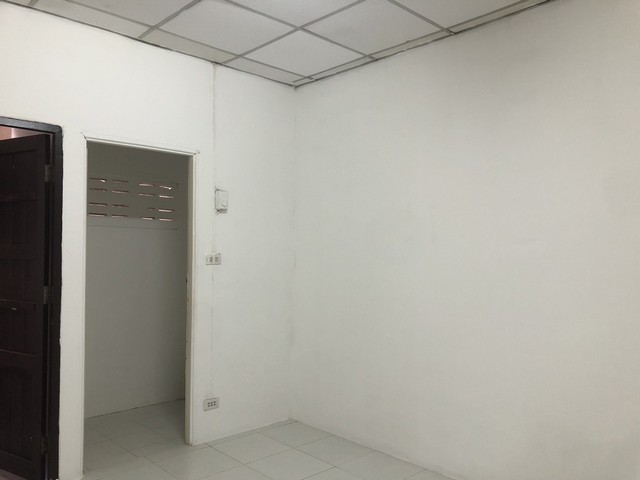 คุ้มค่าน่าลงทุนทรัพย์ในดิน ที่ดินอ.เมือง จ.ปทุม  60 วา  9ห้องชั้นเดียว  พร้อมให้เช่าอยู่ แถว ม.รังสิต อ.เมือง ปทุม 2.8ลบ. 60วา