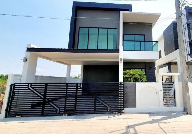 ขายบ้านเดี่ยว 2 ชั้น 40 ตร.ว. Tanaphol Property เมกกาบางนา ถนนบางนา-ตราด