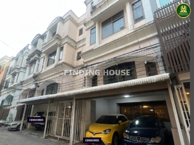 ให้เช่า บ้านทำเลดี ใจกลางสุขุมวิท อาคารพาณิชย์ 2 คูหา 3.5 ชั้น 50 ตร.วา ราคาดี  เดินทางสะดวก อย่าปล่อยหลุดมือ