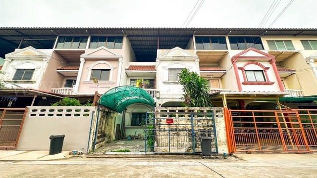 ลดราคา ทาวน์เฮ้าส์ หมู่บ้าน เพชรหรรษา ซอยเพชรเกษม 112 ราคาถูก