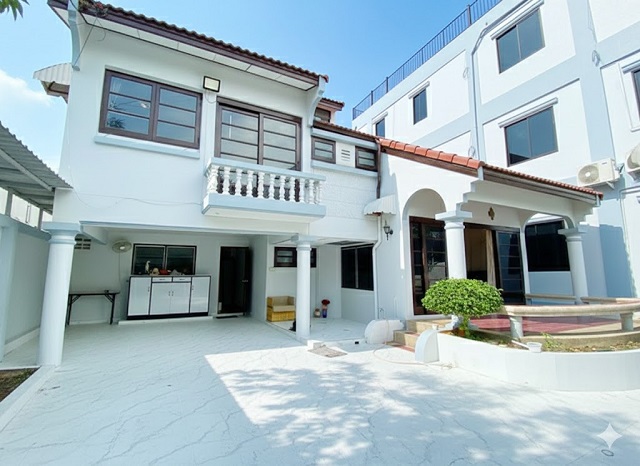 ARL หัวหมาก 3 กม. 4นอน102 ตร.วา. BTSอ่อนนุช 1.8กม.  ฟังก์ชันครบ 4น้ำ เฟอร์ฯพร้อมอยู่ ให้เช่าคฤหาสน์ 2 ชั้นใหม่ 380ตร.ม.อ่อนนุช13-19