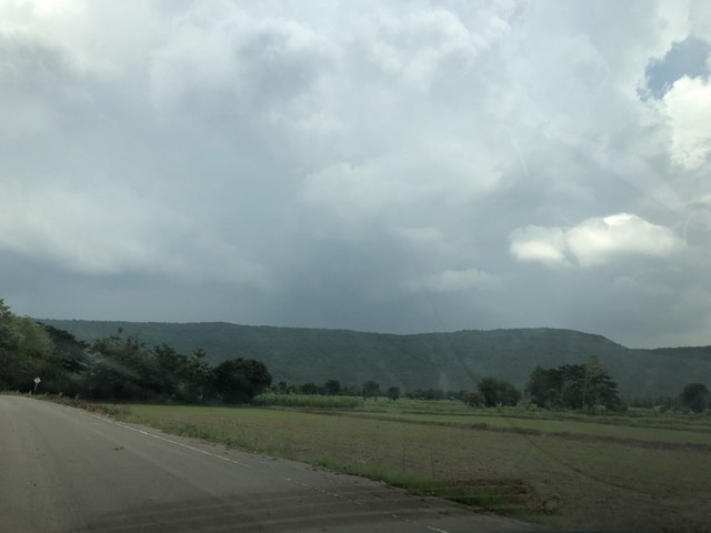 รีบหาที่ทางทำเกษตรพอเพียง ขายที่ดินสวยติดภูเขา เทือกเขายาวเรียงแนว ดินดีสมบูรณ์ทรัพย์ในดิน ฟ้าใสวิวหลักล้าน ต.นาจาน อ.สีชมพู จ.ขอนแก่น