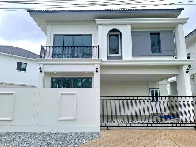 ขายบ้านพลูวิลล่าพัทยา 2 ชั้น  สไตล์โมเดิร์นคลาสสิค ตกแต่งครบพร้อมยู่ FP-H01561