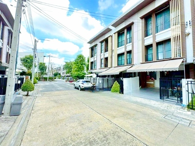 MRT บางแค 1.44กม.เฟอร์ครบ! ซ. กำนันแม้น กัลปพฤกษ์ ทาวน์เฮาส์หลังมุม 3 ชั้น 3 นอน 3 น้ำ ใกล้ ซีคอนบางแค ขนาด 16.5 ตร.ว.  190 ตร.ม.