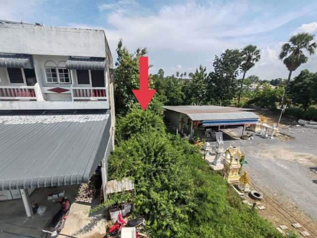 ที่ดินทำเลเด่น ติดถนนมาลัยแมน 80 ตร.วา ตรงข้าม โรงพยาบาลอู่ทอง สุพรรณบุรี เหมาะลงทุนและค้าขาย