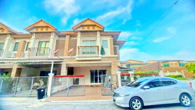 ทาวน์โฮม 2 ชั้น 3 นอน 3 น้ำ แม็คโคร โลตัส  ไทวัสดุ นครอินทร์ 2 กม. ตลาดพระราม 5 800 ม.วัดเฉลิมพระเกียรติ 36 ตร.ว.หลังริมติดสวน