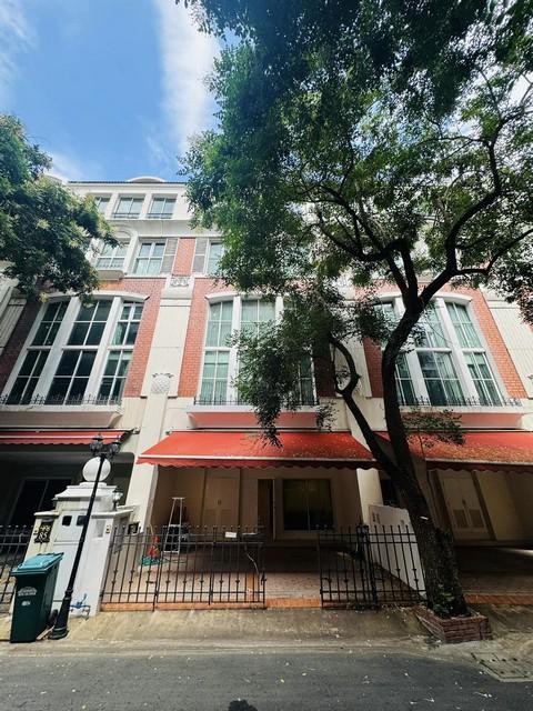 HR 9638 ให้เช่าทาวน์โฮม 4.5 ชั้น 320 ตรม. 4 ห้องนอน บ้านกลางกรุงทองหล่อ สุขุมวิท55  ซอยทองหล่อ14 ใกล้ BTS ทองหล่อ