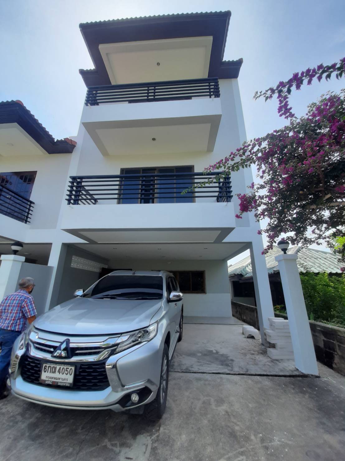 ทาวน์เฮ้าส์ 3 ชั้น Renovate ใหม่ทั้งหลัง หัวหิน จ.ประจวบคีรีขันธ์