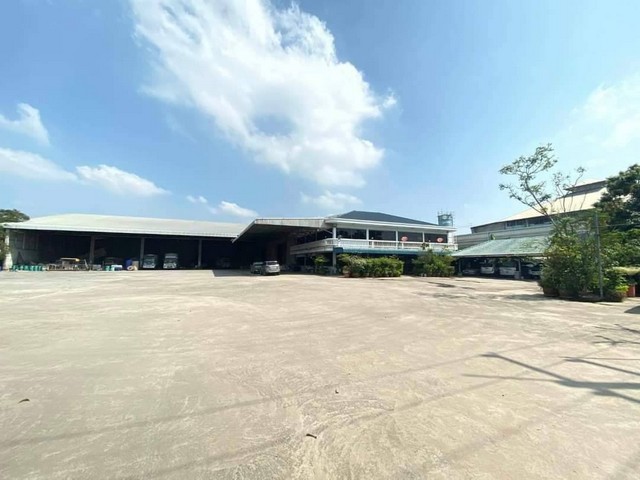 ขายที่ดินพร้อมโกดัง 5ไร่ 1 งาน 84 ตารางวา อยู่ติดถนน304 เส้นฉะเชิงเทรา-กบินทร์บุรี