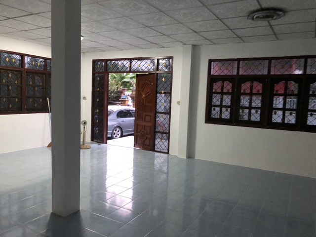 คุ้มค่าน่าลงทุนทรัพย์ในดิน  บ้านปูน 1 ชั้น ต.บางเลน อ.บางใหญ่ 100 วา แหล่งเจริญ  นนทบุรี เนื้อที่ ราคาคุยได้ค่ะ